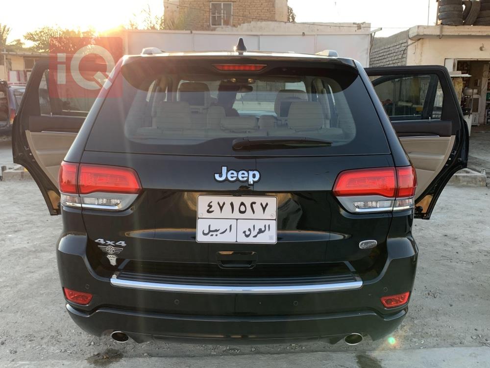 جیپ گراند شیرۆکی